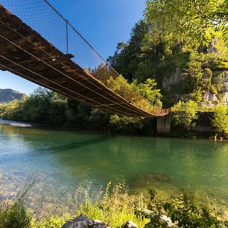 Pr' Vili Fani Kostel Bagian luar foto