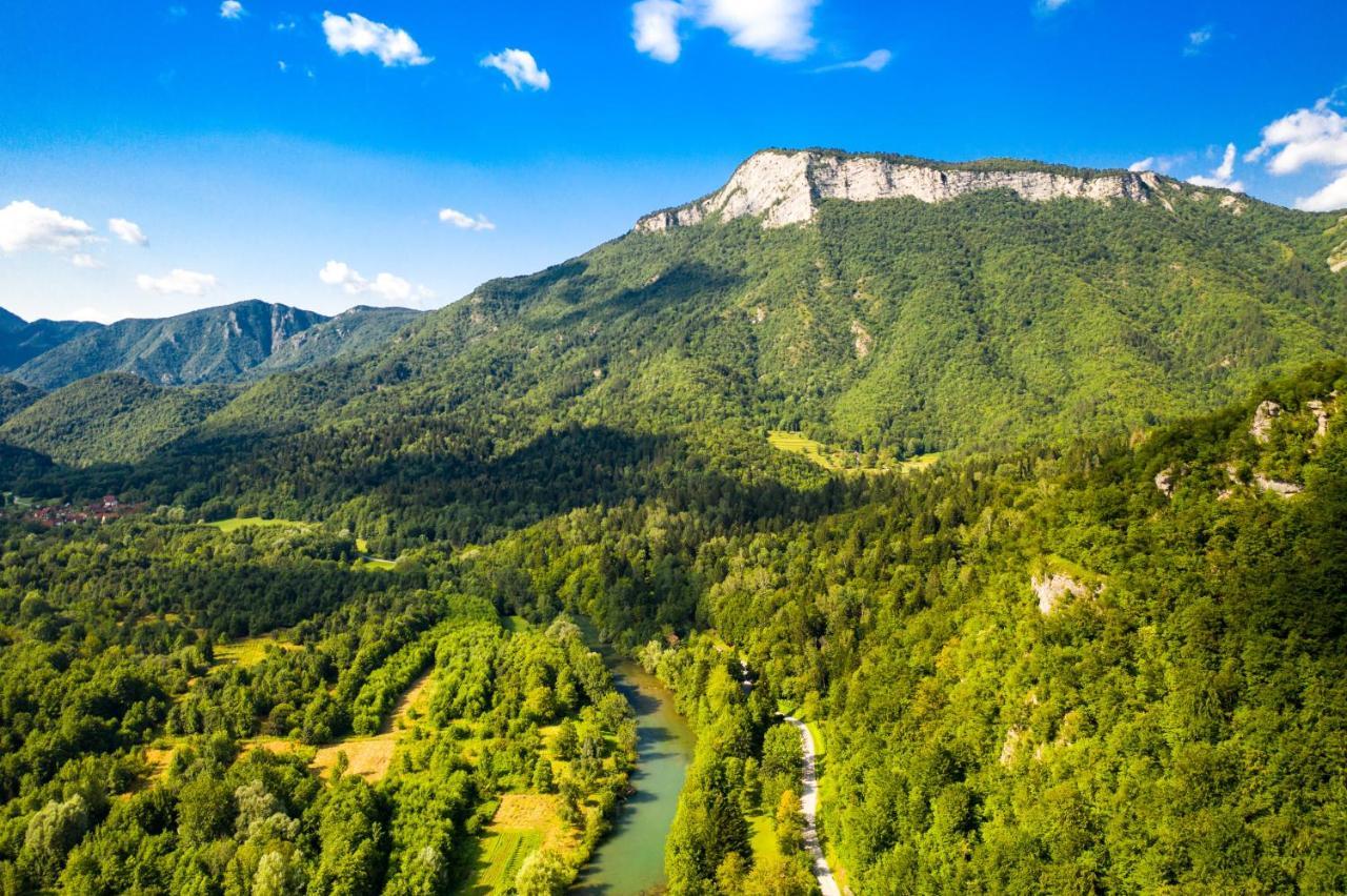 Pr' Vili Fani Kostel Bagian luar foto