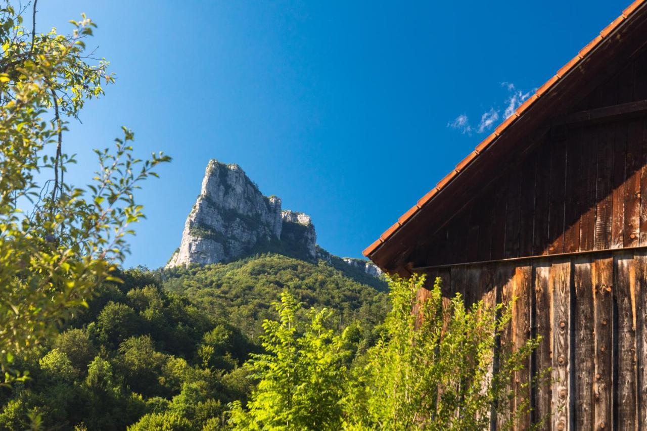 Pr' Vili Fani Kostel Bagian luar foto